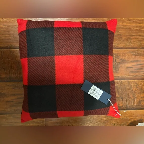 BNWT RARE NEW 2-pack Hudson’s Bay Company HBC Stripes Fleece Pillow Cushions - Picture 5 of 8